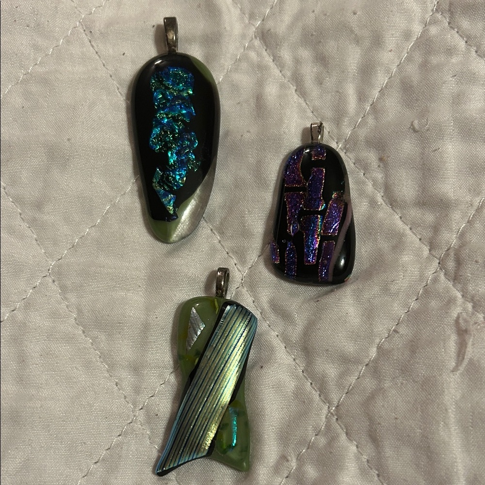 Elegant Glass Pendant Necklace Set